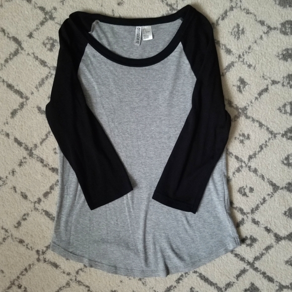 H&M Divided Baseball Tee Bundle of 2 Sz L - Picture 4 of 12